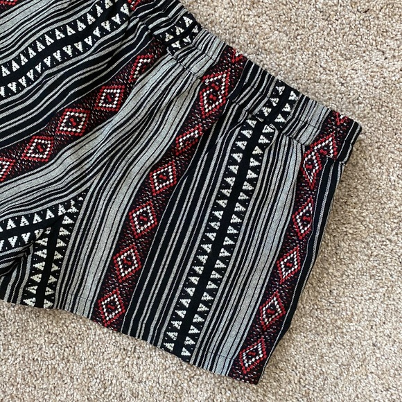 Forever 21 Aztec Pull On Shorts - Picture 7 of 9